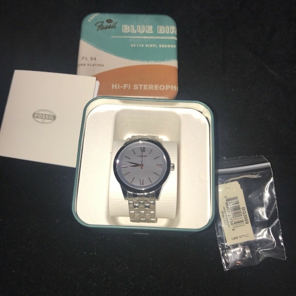 Fossil Iridescent Silver Women’s Watch NWT - Picture 1 of 7